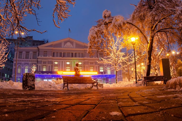 Біля театру ім. Франка