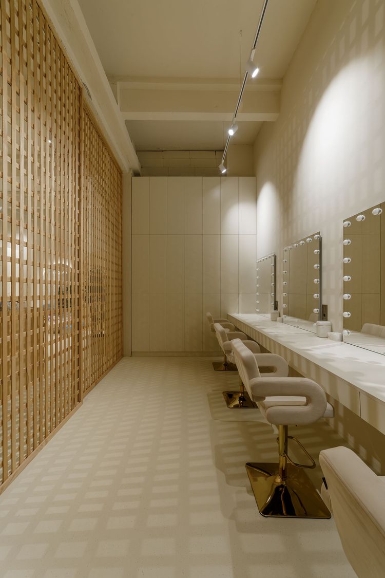 BRÓWN STUDIO