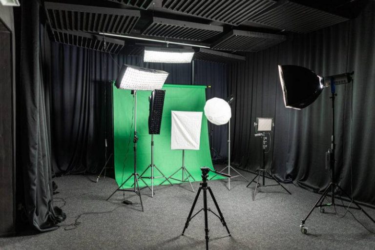 R18 Studio