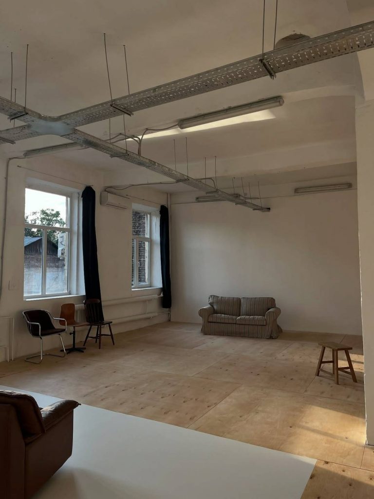 tt329 Studio