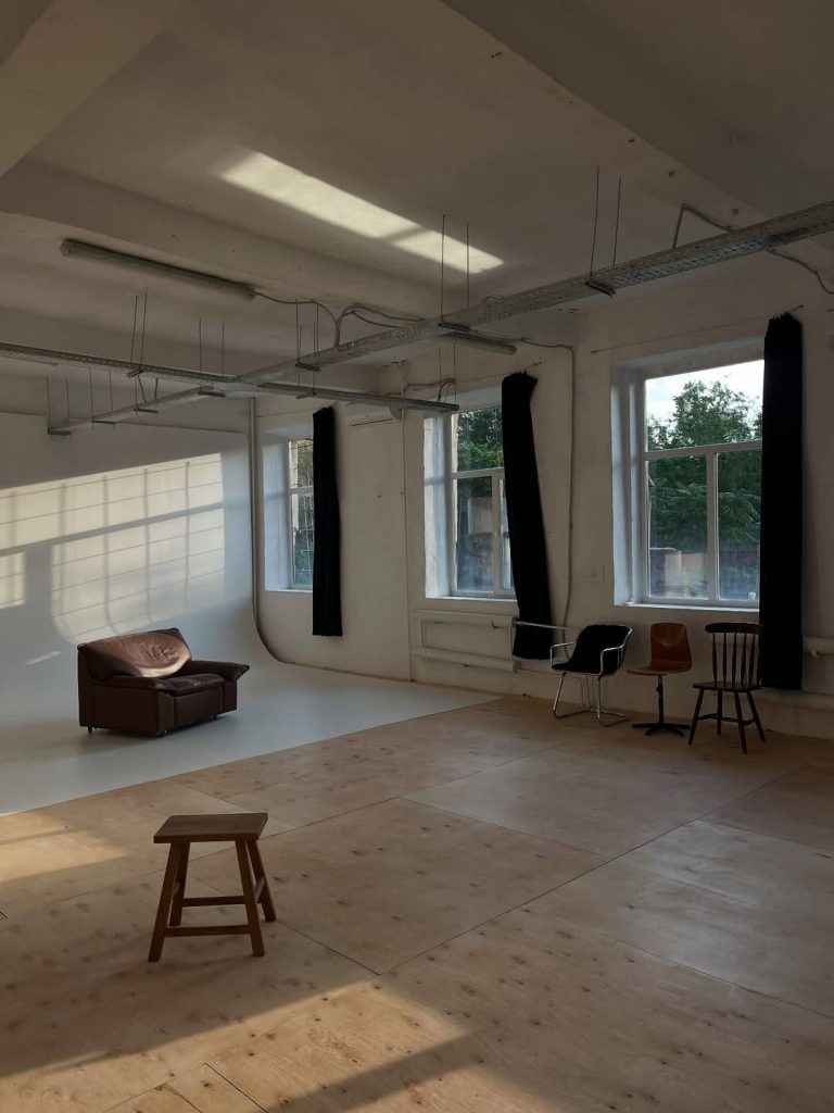tt329 Studio