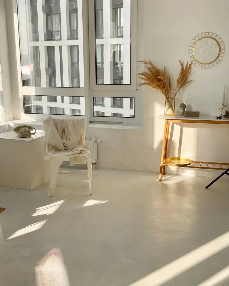 White Room 111